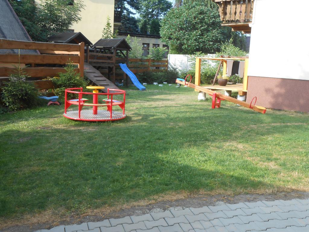 Magdalenka - Pokoje W Centrum Szczyrk Esterno foto